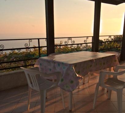 VILLA LETIZIA, posteggio privato e terrazza panoramica