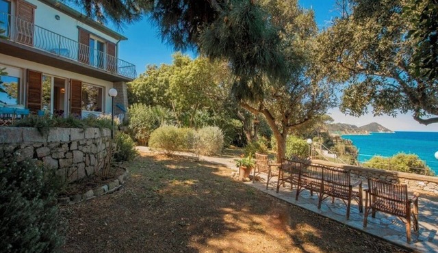 Villa Maestrale Suite - Directly on the Sea