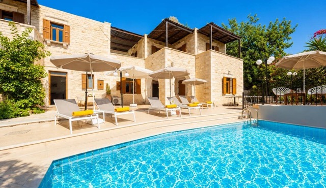 Villa Marcos Chara - Five Bedroom Villa, Sleeps 10