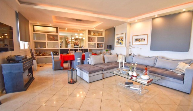 Villa Mariah on the hill with seaview