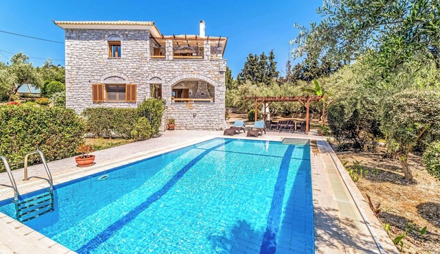 Villa Meli - Two Bedroom Villa, Sleeps 4