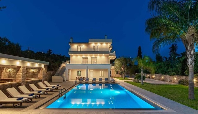 Villa Melitini, Luxury, saltwater pool, garden