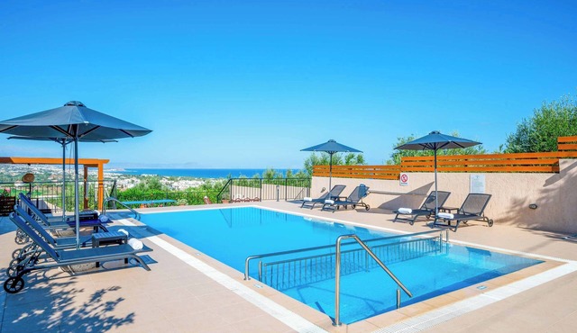 Villa Mulberry Tree - Four Bedroom Villa, Sleeps 8