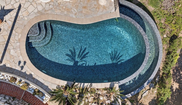 Villa PANORAMA EZE Beach, 5 minutes walking to the beach in Èze