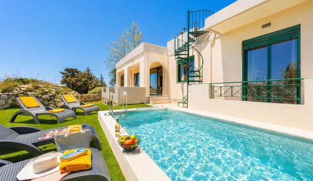 Villa Phoebe - Three Bedroom Villa, Sleeps 6