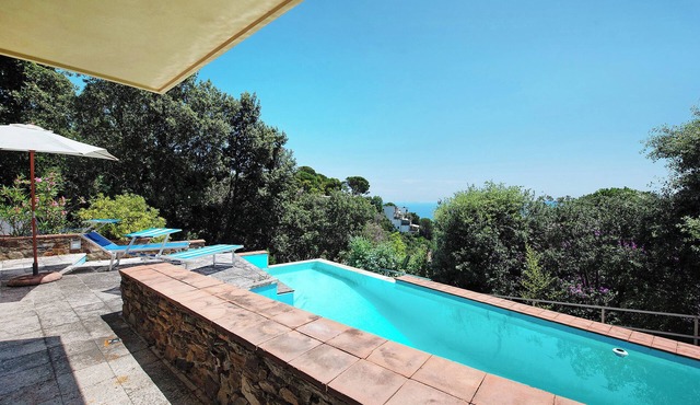 Villa 'Roberta' with Private Pool and Sea View