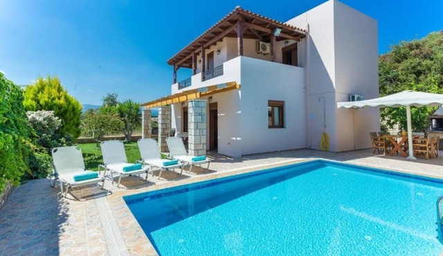 Villa Roumeli near the sea