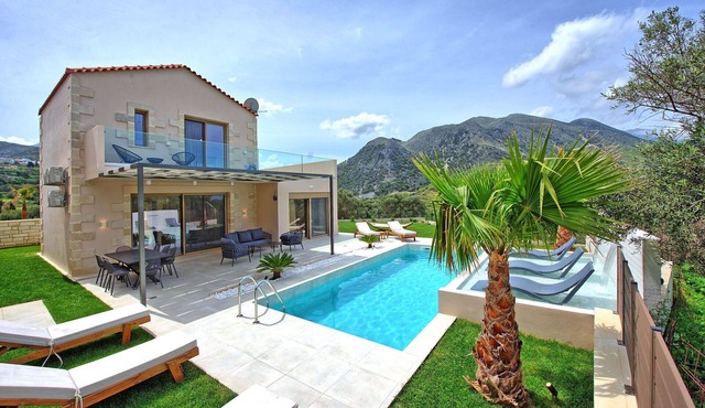 Villa Silentium Olia – Vacation villa with private pool in Argyroupoli, Crete