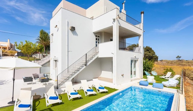 Villa Sonata - Five Bedroom Villa, Sleeps 10