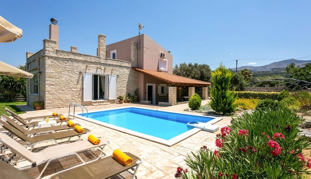 Villa Terpsy by Villa Plus
