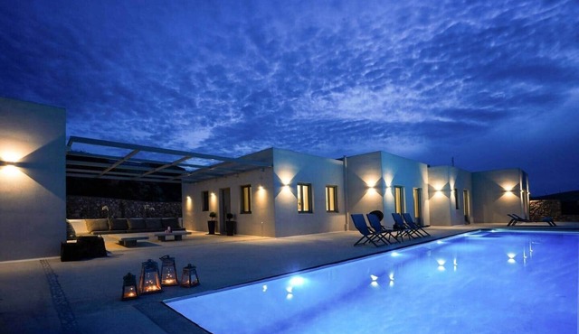 VIP Villa Pearl, Private pool, jacuzzi, sea view