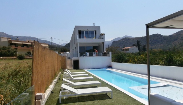 Wake up and relax among the orange trees! Villa with private pool!!