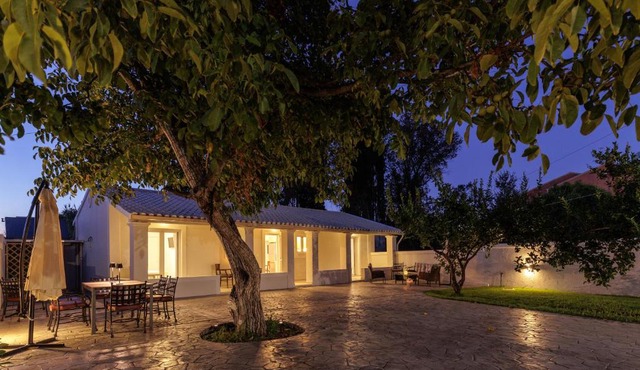 Walnut House - Peaceful Private Garden