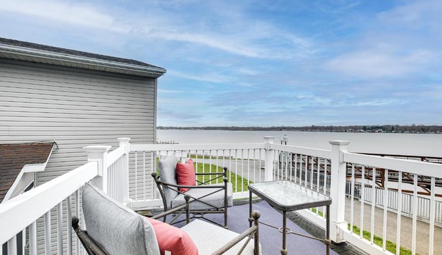 Waterfront Buckeye Lake House: Deck + Views!