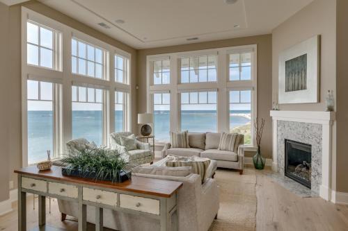 Waters Reach: Family-Friendly Luxury & South Haven’s Best Views