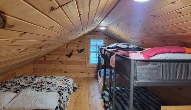 Welcoming 2-bedroom cabin in Sterling perfect for your getaway