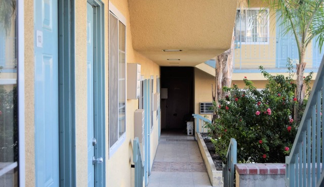 Western Inn & Suites