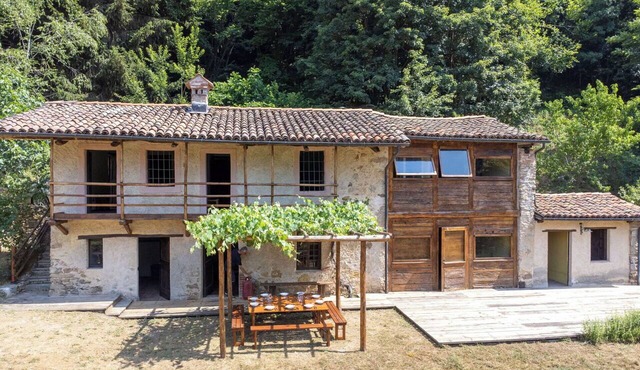 Wonderful private villa for 10 people with patio, pets allowed and panoramic view