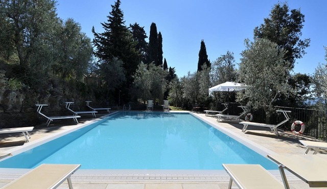 Wonderful villa for 12 guests with WIFI, private pool, TV, patio, pets allowed and panoramic view