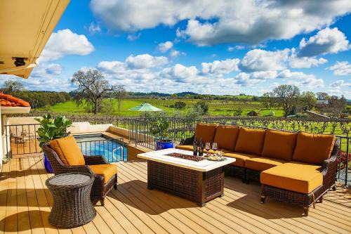 Working Vineyard & Private Pool: Villa in Plymouth