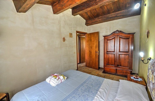 Casa Noriana A, fully refundable with voucher*: A characteristic and welcoming apartment situated in a quiet location, surrounded by a wonderful garden, with Free WI-FI.
