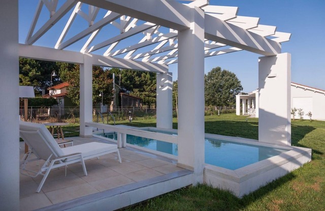 Holiday Douneika Persons Bedrooms 