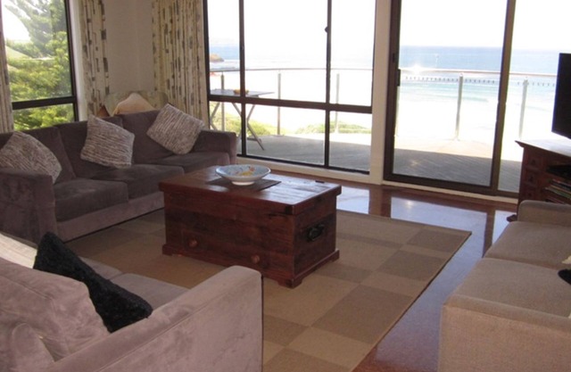 Waikiki Sands