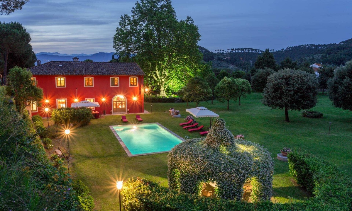 Capannori Villa | Lovely 6 BR Villa Nestled Among Olive Groves