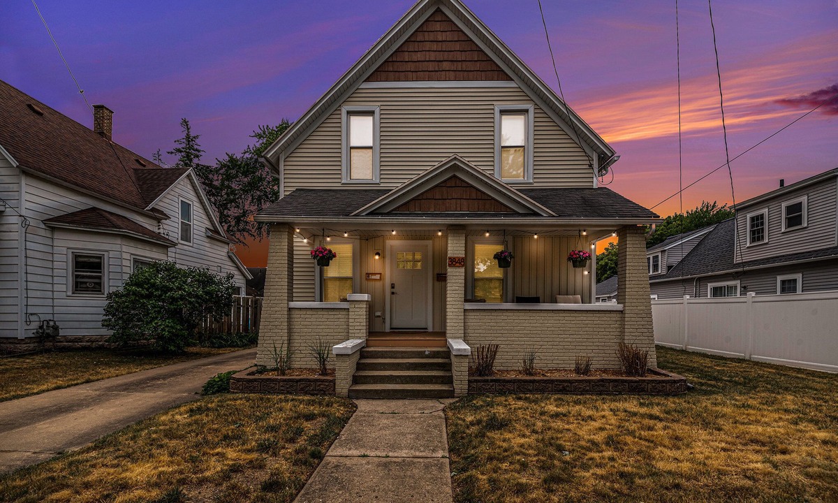 Grandville House | Cozy First Floor Apartment