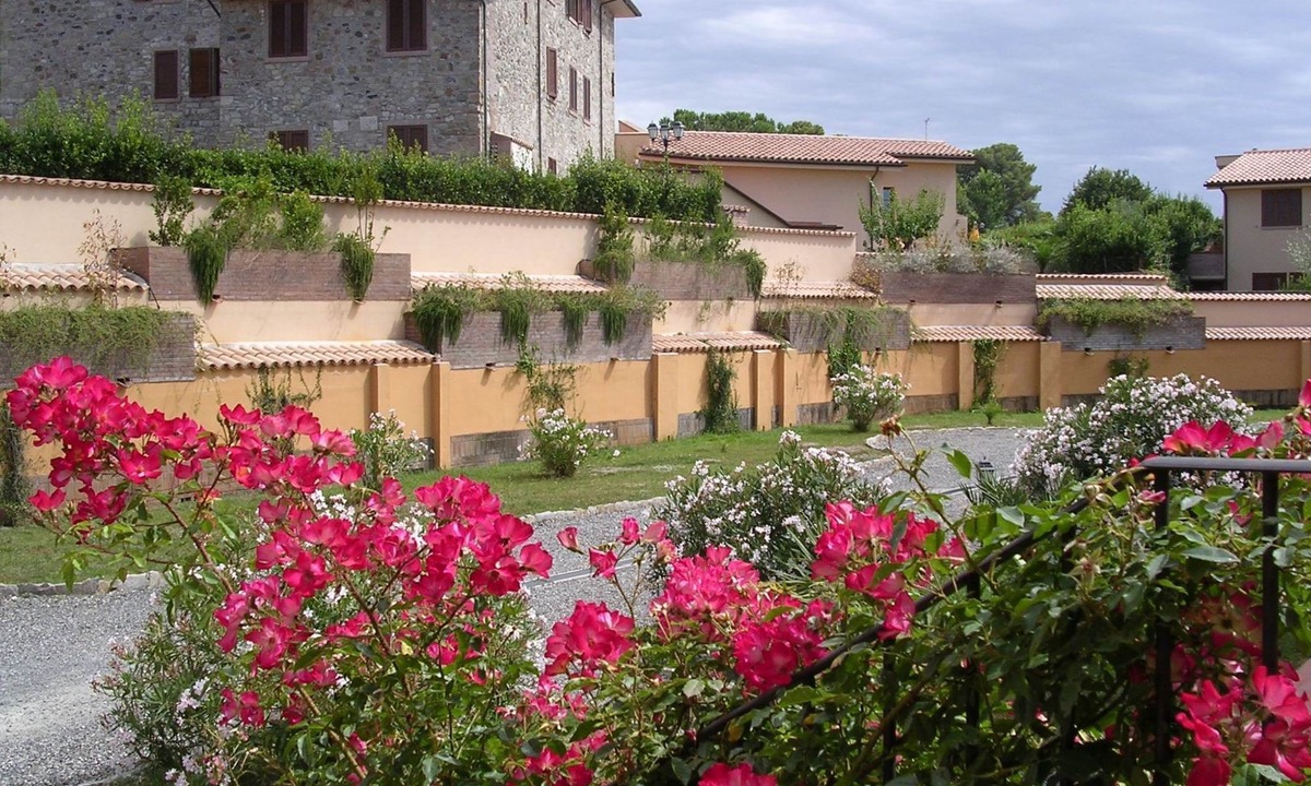 Pomaia Apartment | "Pieve pomaia 32" mit Pool by Interhome