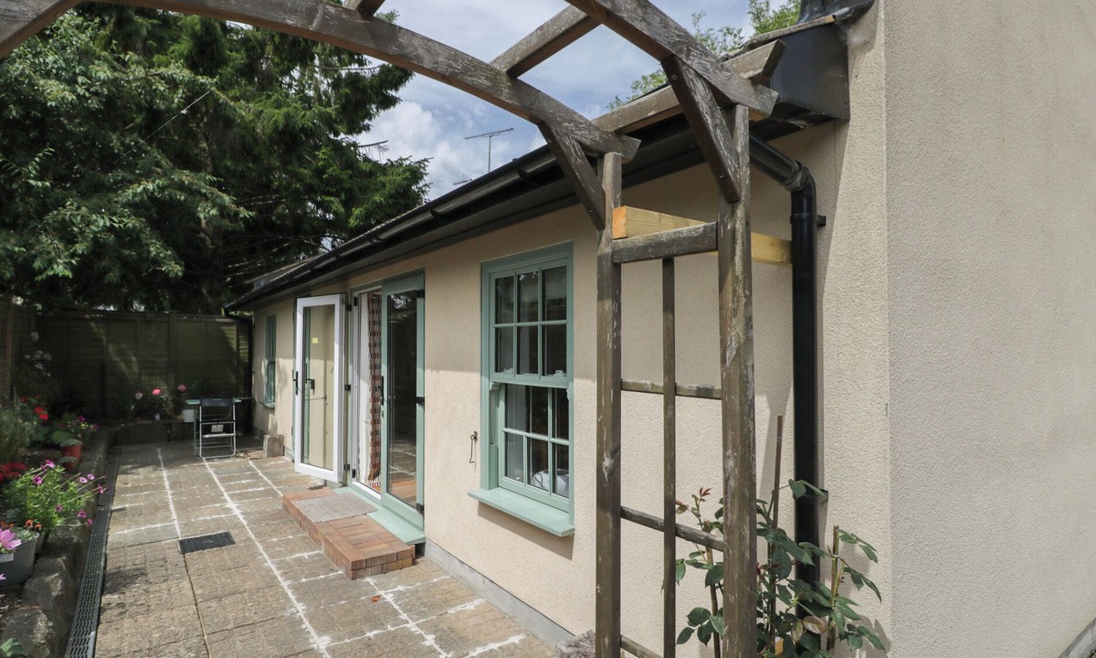 Combe Down Cottage | COSY COTTAGE, romantic, with a garden in Bath