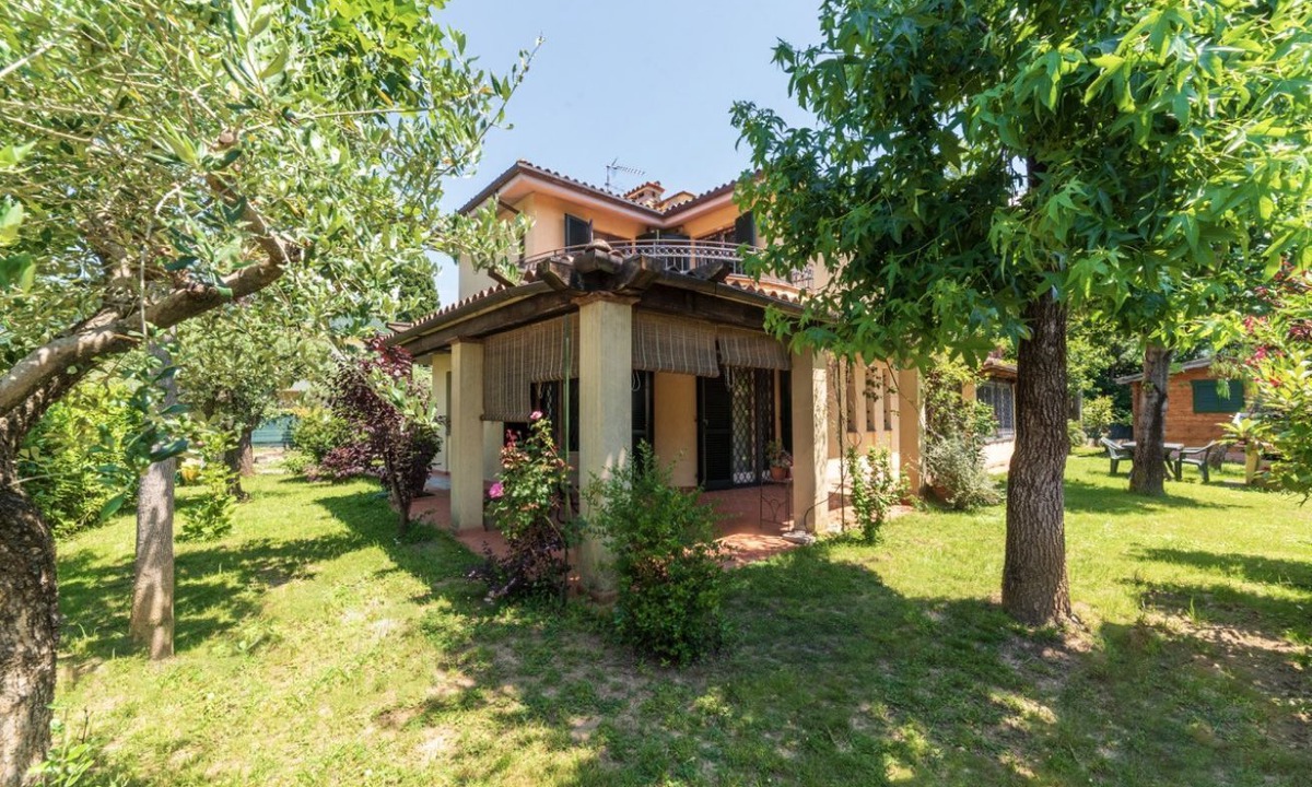 Massa Cottage | An Oasis of Peace Between Forte di Marmi and the Apuan Alps