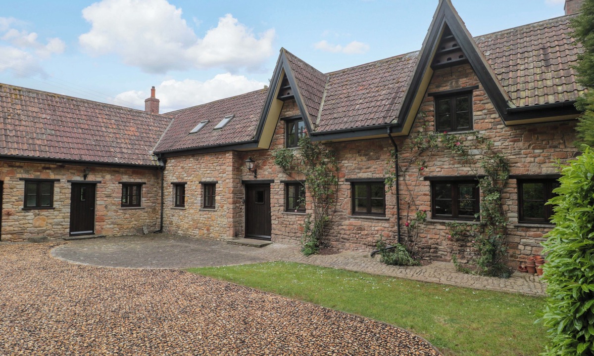 Bishop Sutton Cottage | STOWEY MEAD STABLES, family friendly, with open fire in Bishop Sutton