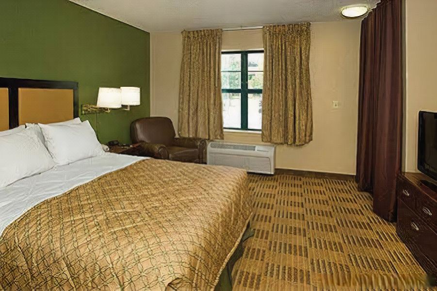 Photo of Bedroom in Westmont