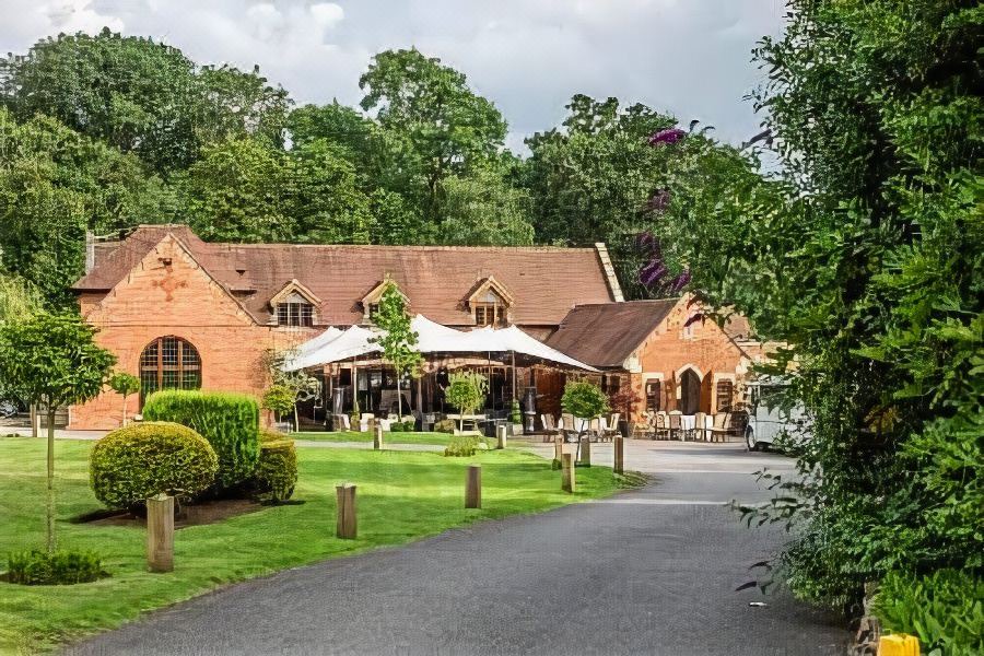 Photo of Buildings in Lapworth