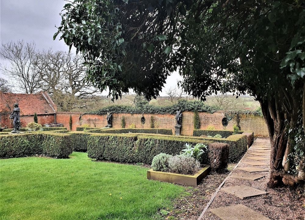 Photo of Buildings in Lapworth