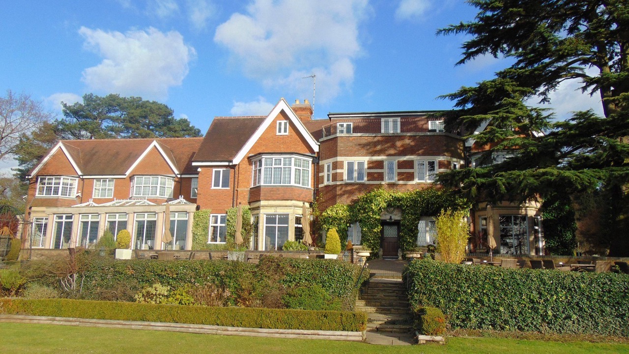 Photo of Buildings in Lapworth