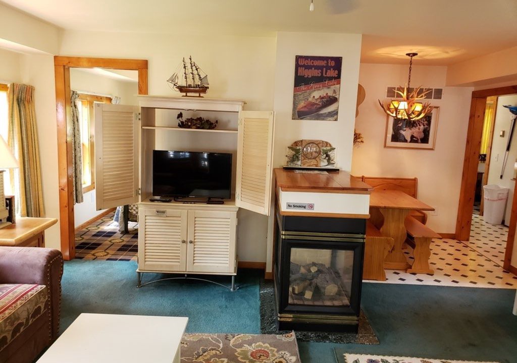 Photo of Livingroom in Higgins Lake