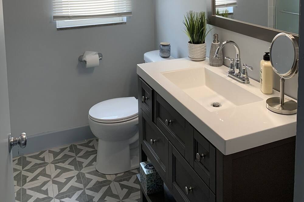 Photo of Bathroom in Whiting