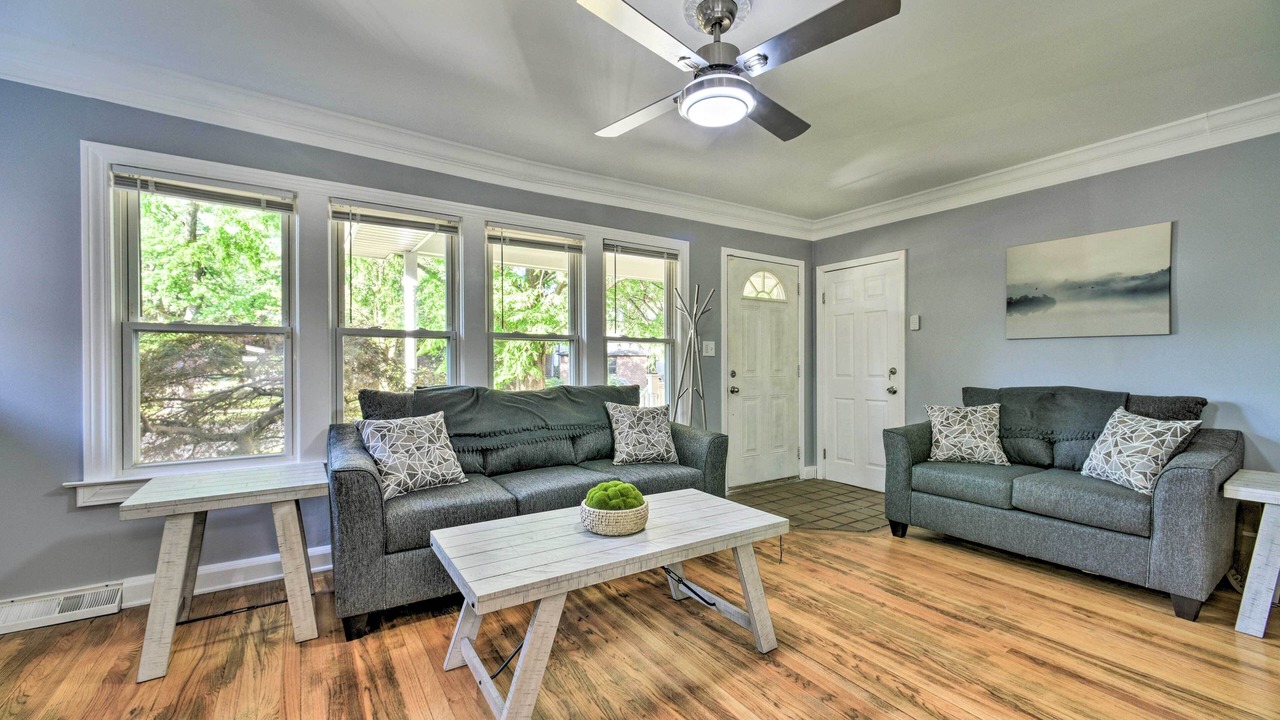 Photo of Livingroom in Dearborn