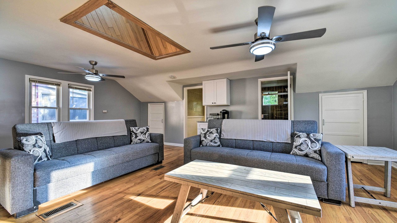 Photo of Livingroom in Dearborn