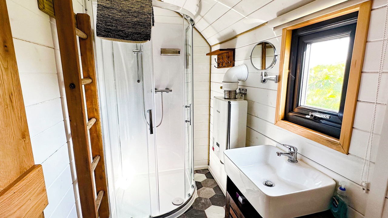 Photo of Bathroom in Compton Martin
