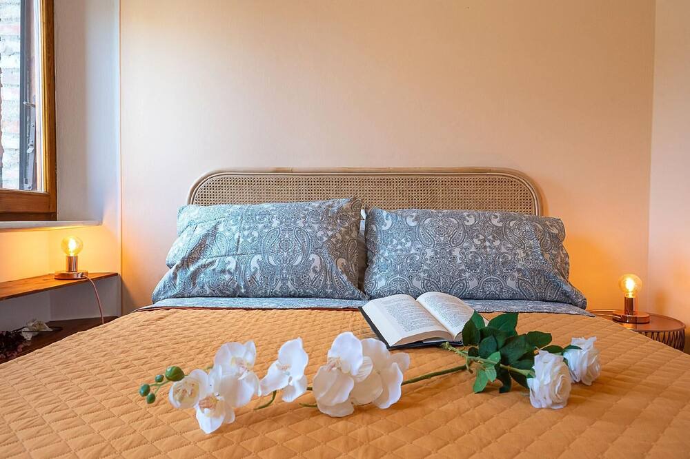 Photo of Bedroom in Monticchiello