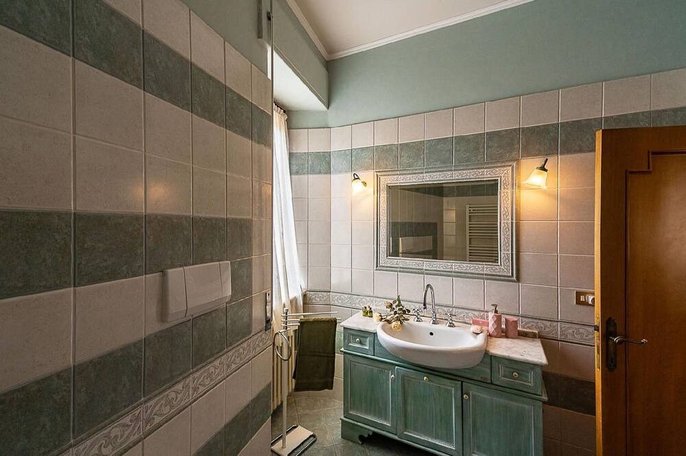 Photo of Bathroom in Monticchiello