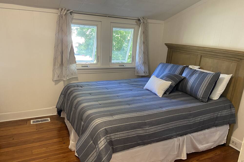 Photo of Bedroom in Macatawa