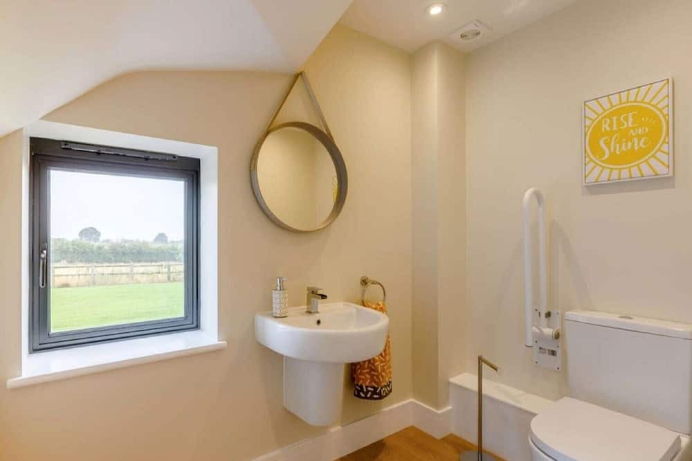 Photo of Bathroom in Moreton Valence
