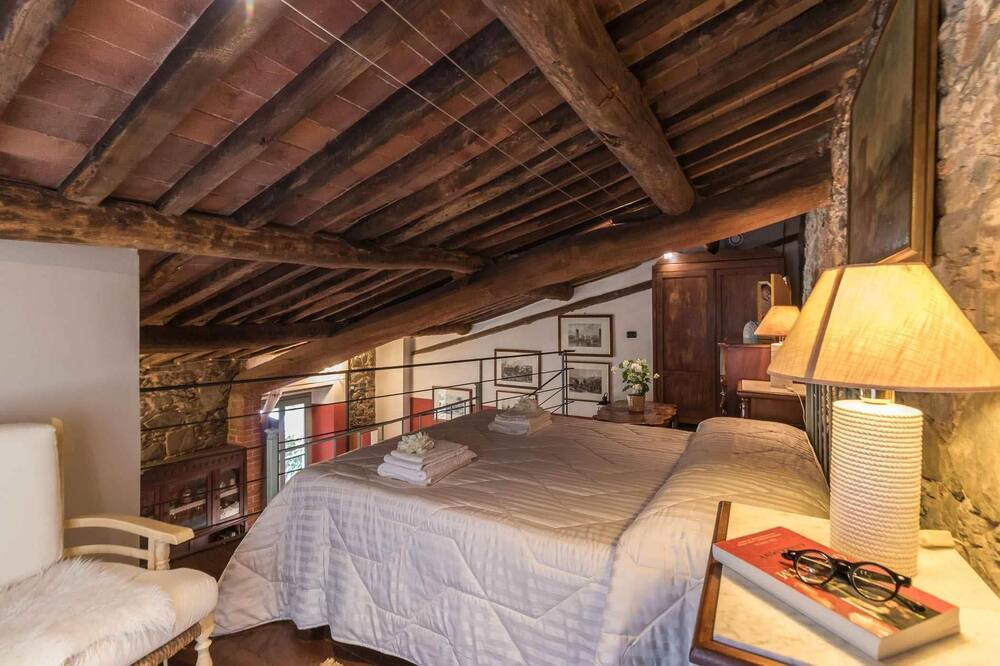 Photo of Bedroom in Matraia