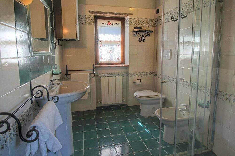 Photo of Bathroom in Todi