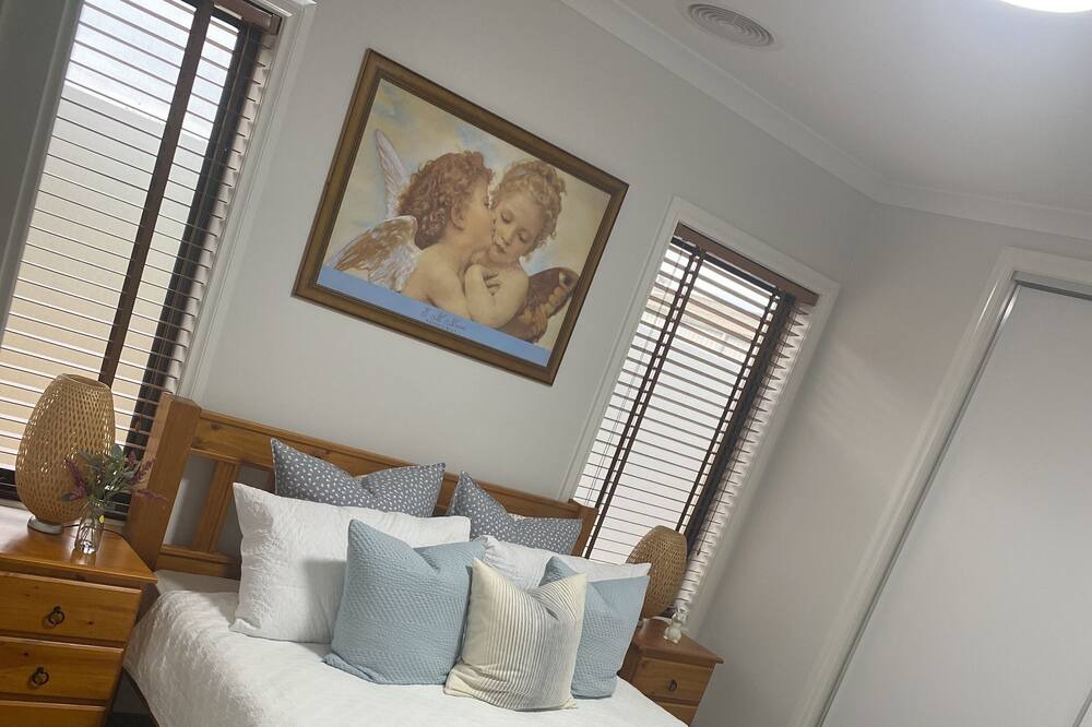 Photo of Bedroom in Oakleigh