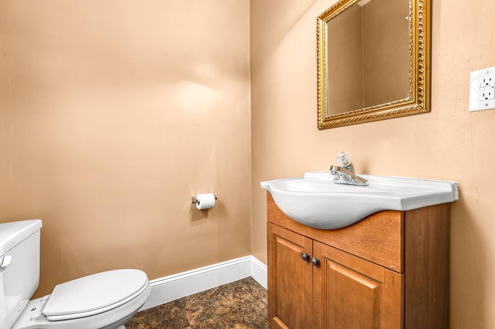Photo of Bathroom in Mexicantown - Southwest Detroit